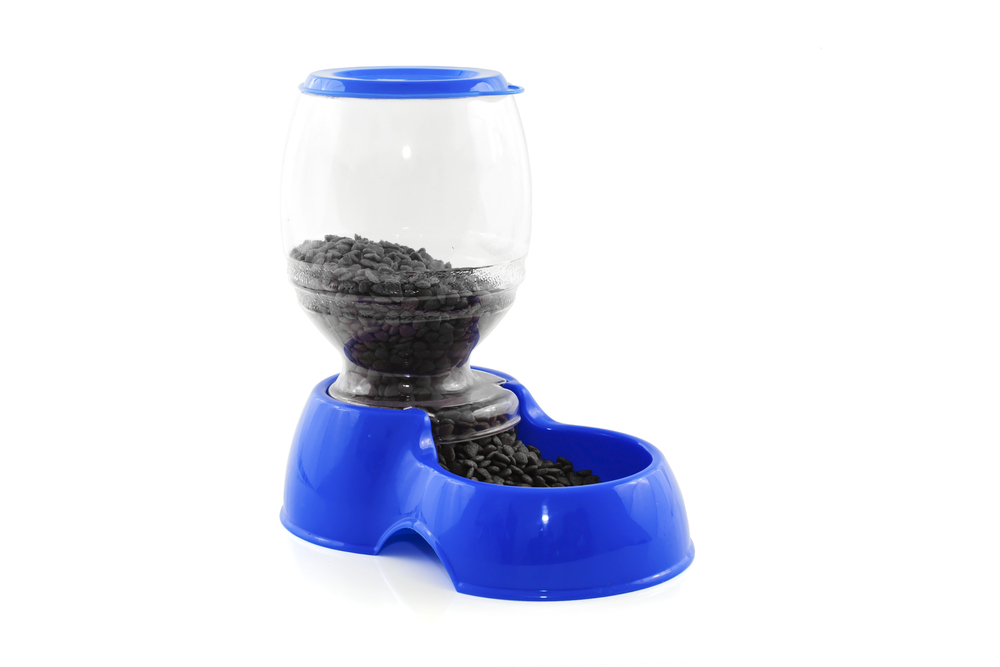 Automatic feeders for pets