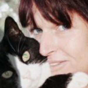 Profile photo of Rachel Hubball